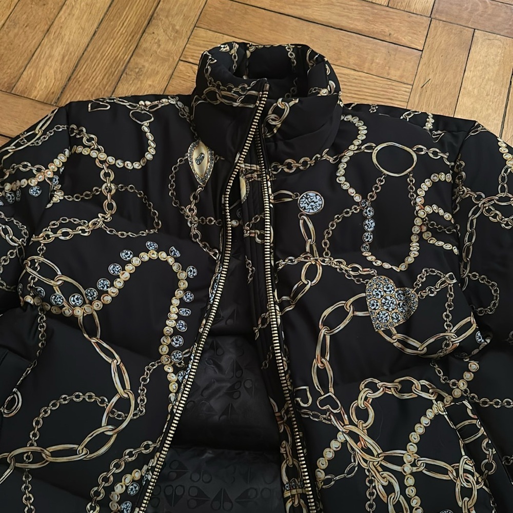 New! Never worn Moose Knuckles gold collection puffer. Unique design!!!